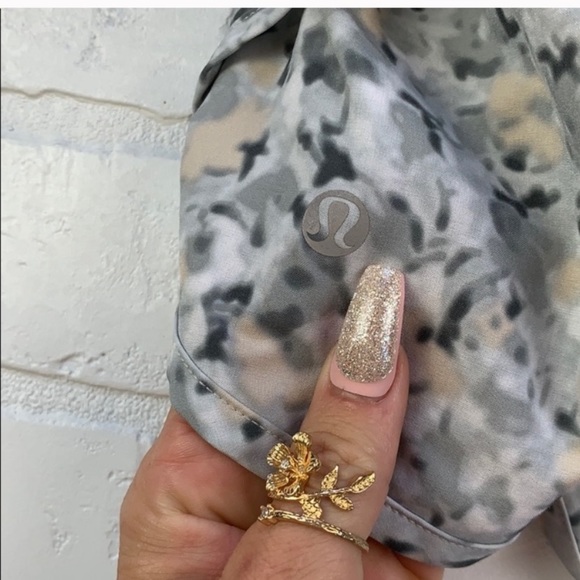 🍋Lululemon Speed Short! - Picture 4 of 8